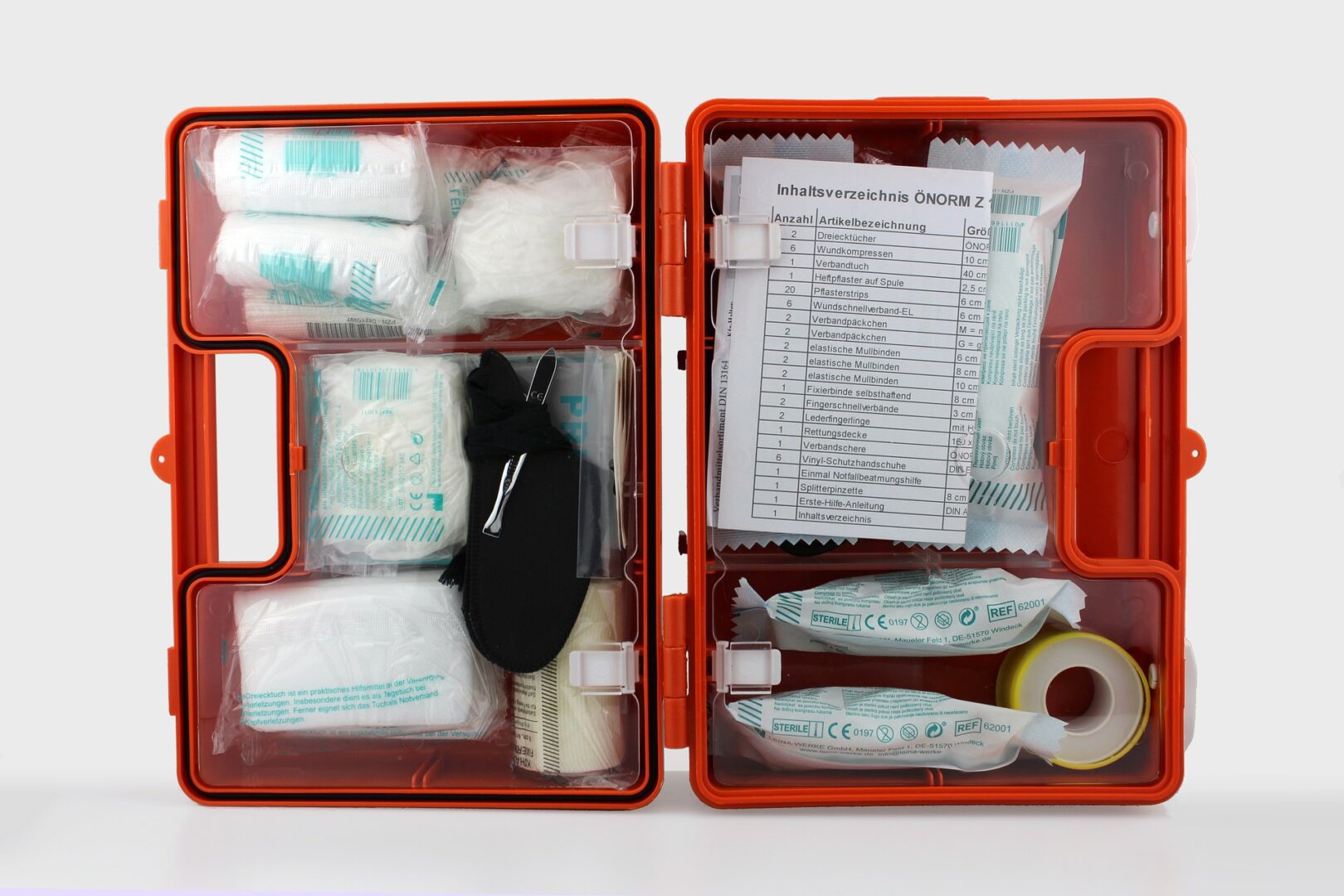 first-aid-kit-4535157_1920